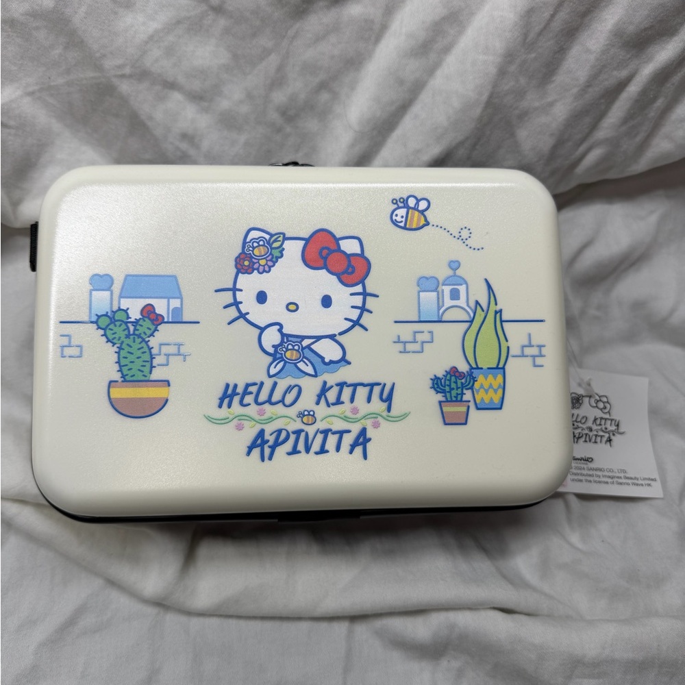 NWT APIVITA X Hello Kitty Hong Kong Collab Crossbody Bag with Strap